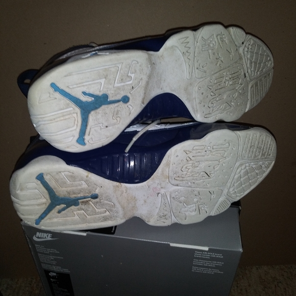 Jordan  AIR JORDAN 9 RETRO 'UNC - Picture 9 of 11
